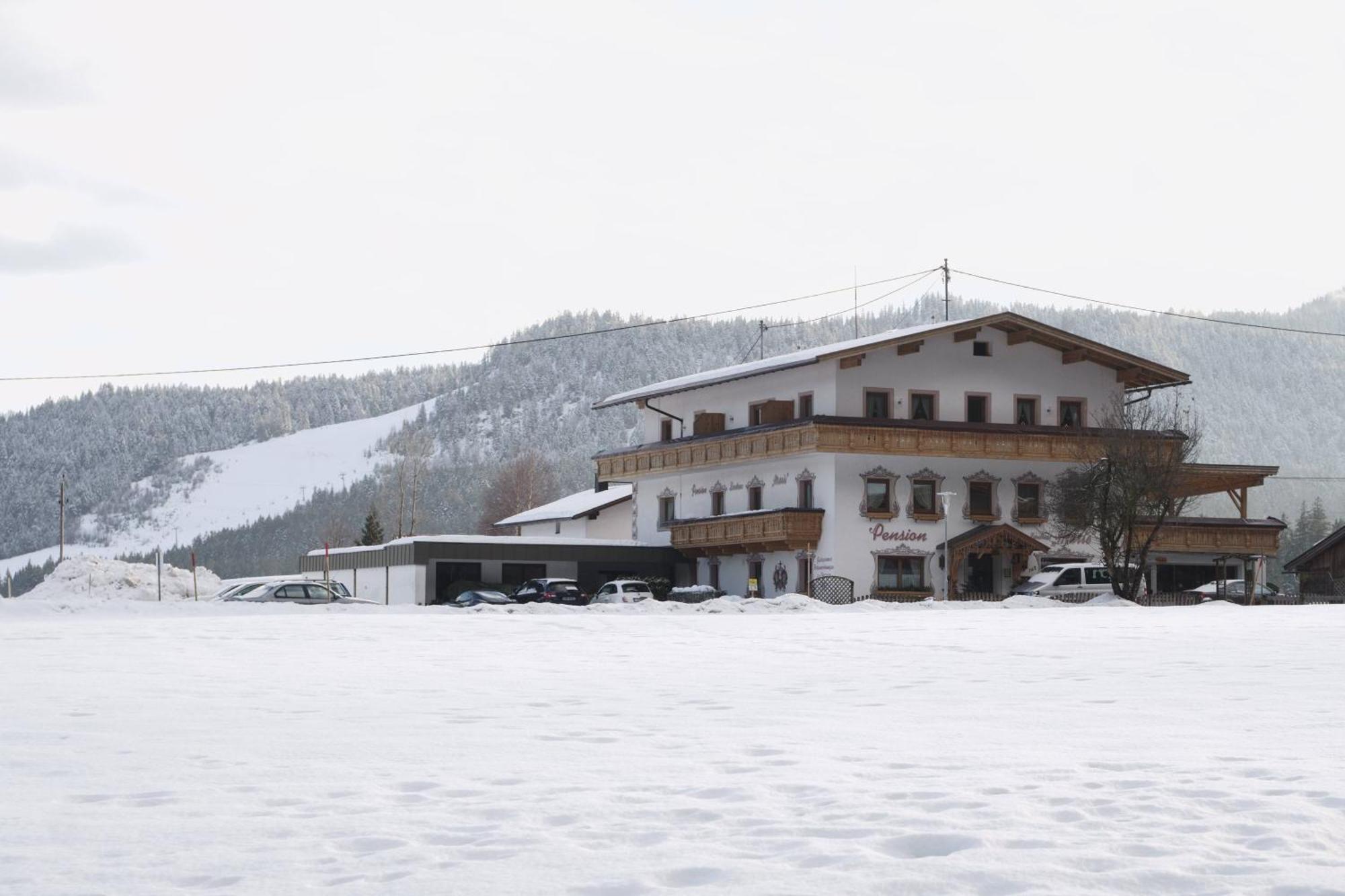 Pension Und Apartments Landhaus Marie Leutasch Eksteriør billede
