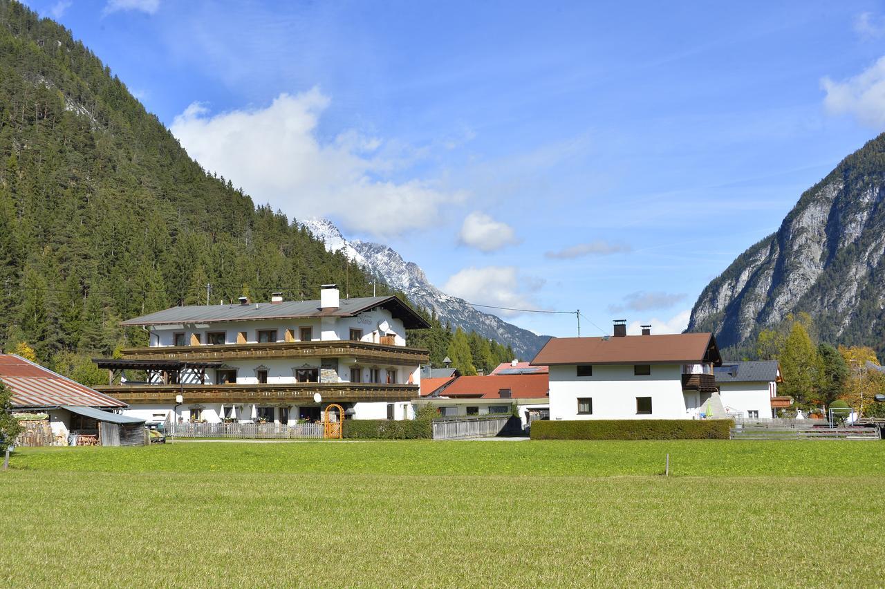 Pension Und Apartments Landhaus Marie Leutasch Eksteriør billede